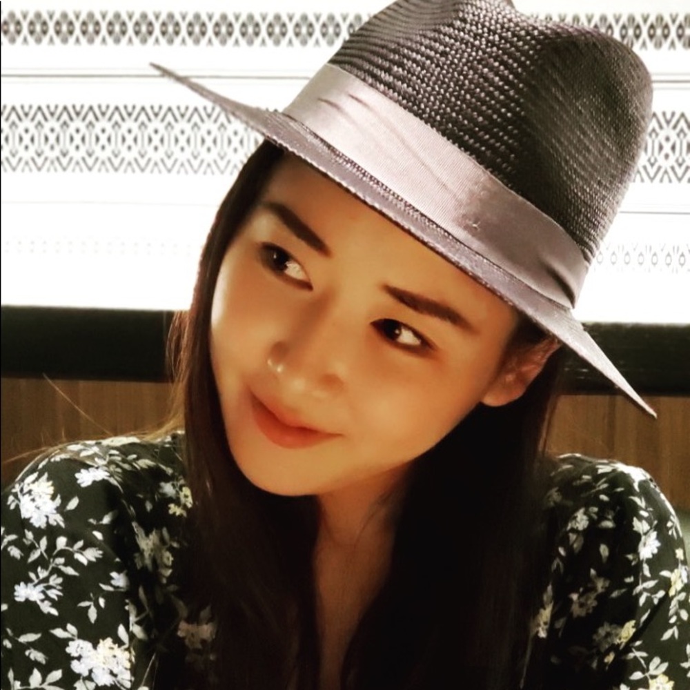 Meet your Posher, Lia